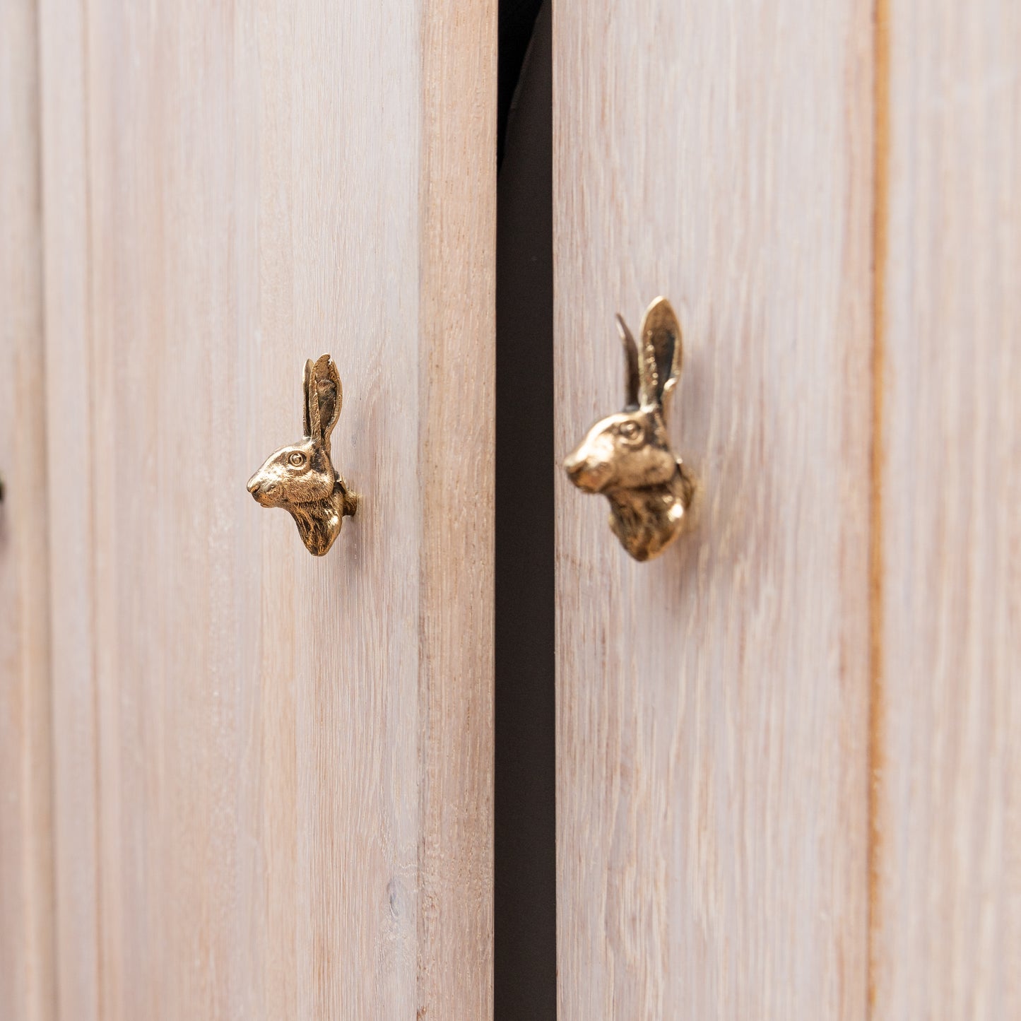 Меблева ручка "Заєць"