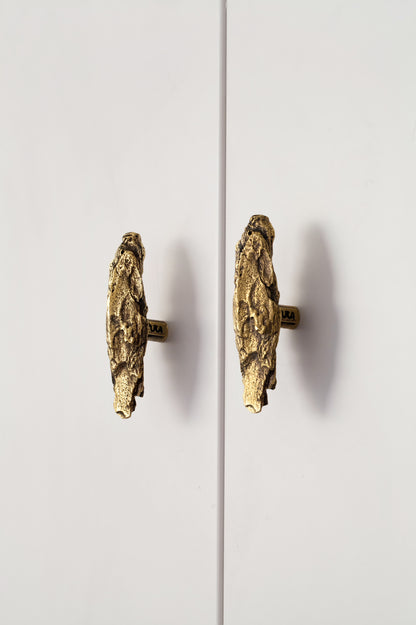 Furniture Handle "Tree bark" (long form)